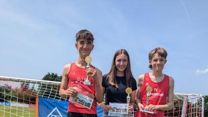 Bild: Schnurrer/exb
Der Leichtathletik-Kreis Oberpfalz Nord hat (von links) Ferdinand Beierl, Lilli Werner und Martin Schwab ausgezeichnet.