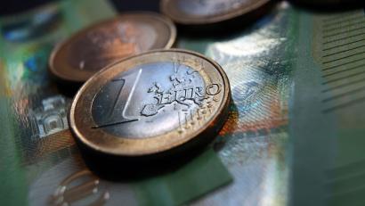 Symbolbild: Karl-Josef Hildenbrand
Die Volksbank-Raiffeisenbank Amberg-Sulzbach legte die Bilanz für das Jahr 2023 offen.