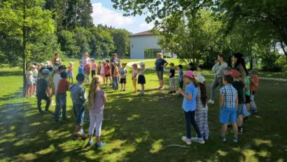 Bild: Daniela Burger/exb
Zur Schule machten sich die künftigen Abc-Schützen auf.