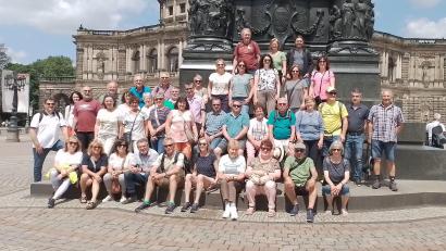 Bild: Hans-Werner Anzer
Der Vereinsausflug des SV Waldau führt unter anderem zum Theaterplatz vor der Semperoper in Dresden.