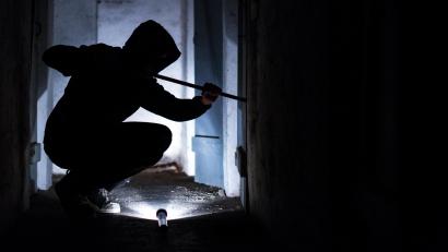 Symbolbild: Silas Stein /dpa
Unbekannte Täter haben in Zeitlarn im Landkreis Regensburg versucht, einen Geldautomaten aufzubrechen.