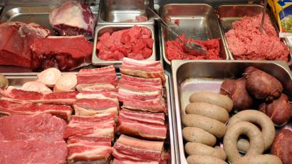 Symbolbild: Stephan Huber
Wie lange gibt es noch Fleisch und Wurst bei uns? Diese Frage stellen sich viele Weiherhammerer, weil nun die Metzgerei Braun von der Pleite bedroht ist.