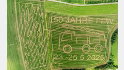 Bild: FFW Tännesberg/exb
Die Feuerwehr Tännesberg eröffnet Ende Juli ein 10 Hektar großes Maislabyrinth. Anlass ist das 150-jährige Jubiläum der Wehr im Mai 2025.