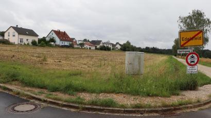 Bild: gru
Auf dieser Fläche sollen die neuen Bauparzellen in Edelsfeld realisiert werden.
