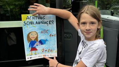 Bild: Saskia Ram-Höcherl/exb
Melisa Moga hat den Malwettbewerb fürs Plakat zum Schulanfang gewonnen.