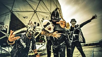 Archivbild: Holger Fichtner/exb
Die Metal-Band "Hämatom" sucht derzeit deutschlandweit nach einer Schulband. Diese soll beim Jubiläumskonzert auf dem Stadtplatz am Freitag, 12. Juli, spielen.
