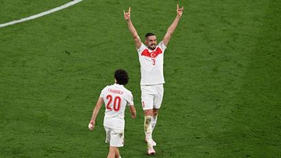 Bild: Hendrik Schmidt/dpa
Merih Demiral sorgte mit dem Wolfsgruß für einen EM-Eklat.