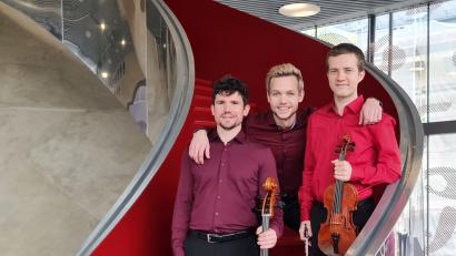 Bild: Kulturkreis Pressath/Bodner/exb
Das "ARTrio" aus Graz mit dem Cellisten Felix Obendorf, dem Pianisten Markus Koropp und dem Geiger Nitai Music (von links).