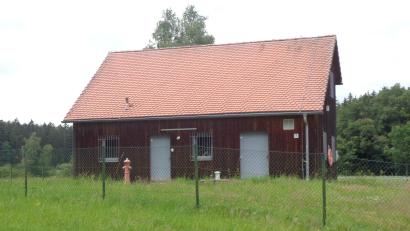 Bild: amö
Auf dem Kläranlagenhaus in Schneeberg soll eine PV-Anlage montiert werden.