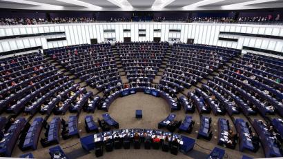 Symbolbild: Jean-Francois Badias/AP/dpa
Im Europaparlament gründet sich eine neue Rechtsaußen-Fraktion. (Archivbild)