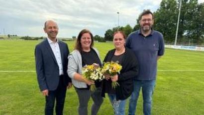 Bild: Bastian Bartmann/exb
Wahlen stehen bei der Jahreshauptversammlung der Ensdorfer SPD an (von links): Bürgermeister Hans Ram, Carola Grünwald, Stefanie Blank und Ortsvorsitzender Bastian Bartmann.