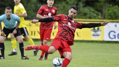 Archivbild: Hubert Ziegler
Gustavo "Guti" Ribeiro konnte als Spielertrainer den Abstieg des SV Schmidmühlen aus der Bezirksliga nicht verhindern. Das Kapitel Kreisliga wird er nicht mehr mit in Angriff nehmen.