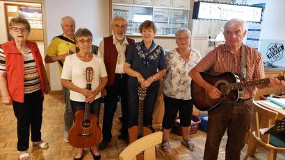Bild: Böhm/exb
Die Sänger und Musikanten bei ihrem vergangenen Treffen.