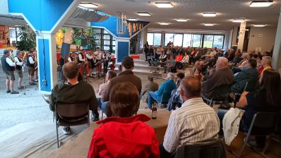 Bild: Sandra Klein/Stadt Schönsee/exb
Die „Grenzlandblaskapelle Dietersdorf“ sorgt für den Abschluss der Abendklänge 2024.