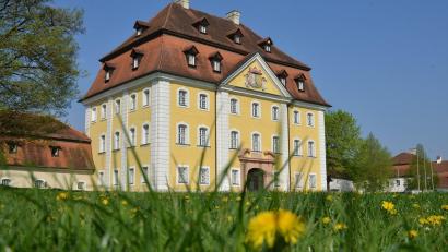 Bild: Petra Hartl
Das Hammerschloss in Theuern ist Museum, Tagungshaus, Kulturzentrum, Event-Location und bald auch Außenstelle des Landratsamtes Amberg-Sulzbach.