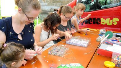 Archivbild: Petra Hartl
Mit Maxl, dem Spielbus des Landkreises, sind Spiel und Spaß garantiert.