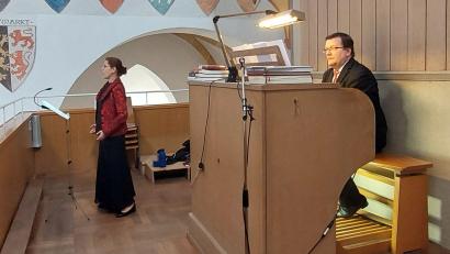 Bild: Theresia Otterbein/exb
Die Sopranistin Maria Blahutova wurde an der Orgel von ihrem Mann Jan Blahuta begleitet.