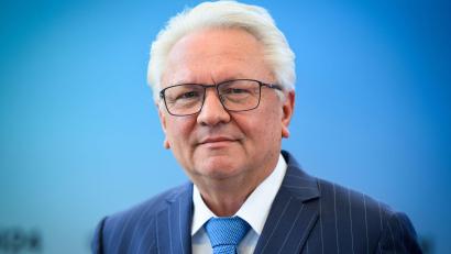 Bild: Bernd von Jutrczenka/dpa
Rheinmetall-Chef Armin Papperger soll laut CNN im Visier des Kremls gestanden sein. (Archivbild)