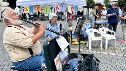 Bild: Wolfgang Würth
Jüdische Musik gab es dank des Ehepaars Khenkin auch am Stand der Gesellschaft für christlich-jüdische Zusammenarbeit. Und viele Argumente gegen Antisemitismus und Israelhass.