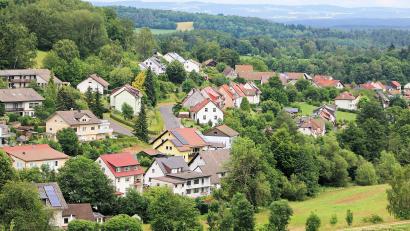 Bild: bsc
Die „Schusterberg-Siedlung“ ist heute die Heimat zahlreicher Mitglieder der Siedlergemeinschaft Friedenfels. Rege Bautätigkeit herrschte hier bereits unmittelbar nach der Vereinsgründung.