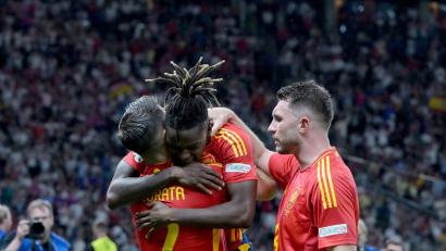 Bild: Federico Gambarini/dpa
Die Spanier um Nico Williams (M.), Alvaro Morata (l) und Aymeric Laporte wurden Europameister.