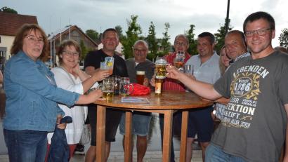 Bild: jr
Bei der Schlagerparty am Freitag in Bad Neualbenreuth fühlten sich die Gäste wohl.