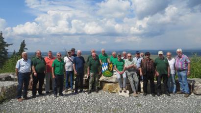 Bild: Ludwig Dirscherl/exb
Die Ehemaligen des Sicherungsbataillons 48 beim Treffen in Grafenwöhr und auf den Beobachtungsstellen des Truppenübungsplatzes Grafenwöhr.
