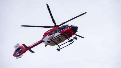 Symbolbild: Stefan Sauer/dpa
Nach Sturz vom E-Scooter wird Mann mit Rettungshubschrauber in Klinik geflogen.