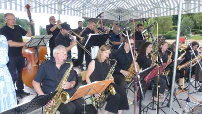 Bild: rn
Die Eschenbacher Bigband begeistert auch an der neuen Spielstätte.