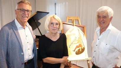 Bild: Stadt Tirschenreuth/exb
Franz Stahl (links) bei der Begrüßung von Wolfgang Dietz und dessen Ehefrau Helga.
