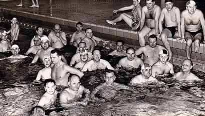 Bild: Birner/exb
Ein Bild aus den 1950er Jahren, als nur Versehrte im Verein waren und im Hallenbad schwimmen lernten, weil Kriegsverletzungen sie beeinträchtigten.