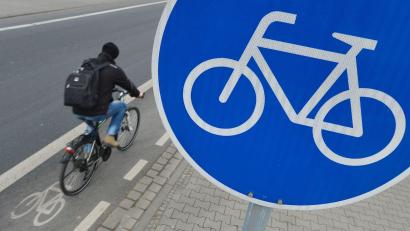 Symbolbild: Arne Dedert/dpa
Am Fahrrad eines Schülers aus Rieden wurden Schrauben gelockert, so dass die Bremse nicht mehr funktionierte.