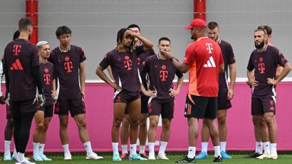 Bild: Sven Hoppe/dpa
Vincent Kompany leitete am Mittwoch sein erstes Bayern-Training.