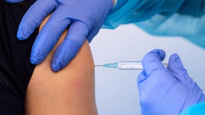Bild: Sven Hoppe/dpa
Laut Robert Koch-Institut erkranken in Deutschland im Jahr über 6000 Frauen und rund 1600 Männer an HPV-bedingtem Krebs. In Sulzbach-Rosenberg gibt es zu diesem Thema jetzt eine Wanderausstellung.