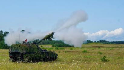 Bild: jut
Und dann knallt es: Das Weidener Panzerartilleriebataillon 375 hat zum ersten Mal mit der Panzerhaubitze geschossen.
