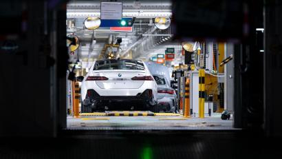 Bild: Sven Hoppe/dpa
Im Dingolfinger BMW-Werk stand am Freitag die Produktion für einige Stunden still.