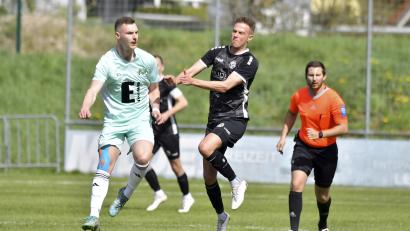 Archivbild: Hubert Ziegler
Martin Popp (links) befindet sich nach langer Verletzungspause noch im Aufbautraining und steht der DJK Ammerthal beim Auftaktspiel beim ATSV Erlangen noch nicht zur Verfügung.