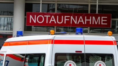 Symbolbild: Armin Weigel/dpa
Eine Patienten hat in einer Notaufnahme in Cham eine Ärztin angegriffen.