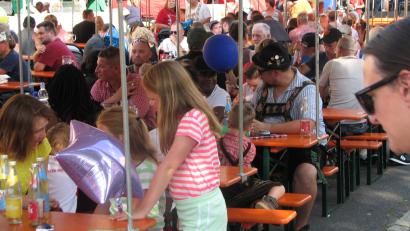 Archivbild: knh
Zum Bürgerfest in Mantel am Sonntag, 18. August, auf dem Marktplatz rechnen die Veranstalter wieder mit vielen Besuchern.