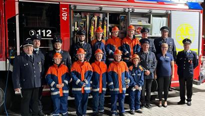 Bild: Julian Freundl/exb
Bestanden. Bei der Feuerwehr stellten sich Nachwuchskräfte den Prüfungen für das Abzeichen Jugendflamme.