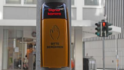 Symbolbild: Gabi Schönberger
Den Taster an einer Fußgängerampel beschädigte ein Unbekannter in Tirschenreuth.