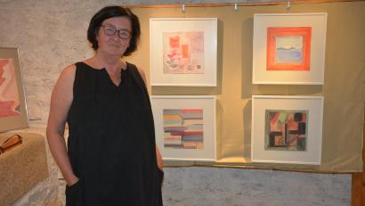 Bild: jr
Gabriele Bernauer zeigt ihre Werke erstmals in einer eigenen Ausstellung - im Sengerhof in Bad Neualbenreuth.