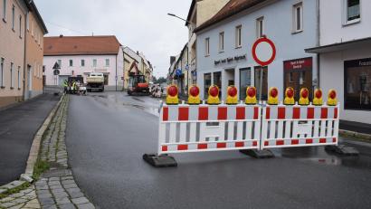 Bild: szl
Die Zufahrt vom Unnaplatz auf den Maximilianplatz ist wegen der Reparatur eines Wasserrohrbruchs wohl bis Mitte der Woche gesperrt.