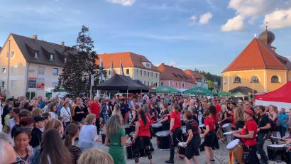 Archivbild: wto
Eine bunte Mischung aus Unterhaltung, Musik und Genuss erwartet die Besucher jährlich beim Bürgerfest in Wernberg-Köblitz.