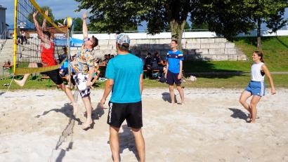 Bild: tra
Das erstmals teilnehmende AH-Team AD holte sich den Sieg beim Beachvolleyballturnier der DJK Ensdorf.