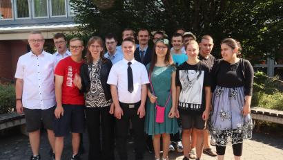 Bild: Aylin Aydin/exb
Zeugnistag für die Entlass-Schüler der Berufsschulstufe der Rupert-Egenberger-Schule. Sie alle haben schon Pläne für die Zukunft.