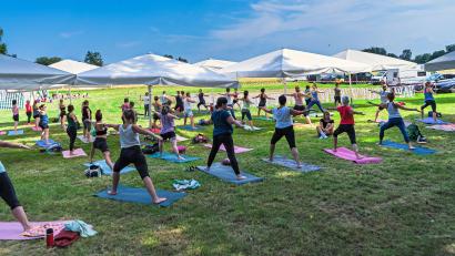 Bild: Marco Weig/exb
Abschalten bei den Übungen konnten am Samstag beim ersten „Stoawold-Yoga-Festival“ viele der Teilnehmer.