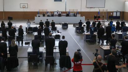 Bild: Daniel Löb/dpa
Eine Bande mutmaßlicher Geldautomatensprenger ist zu Haftstrafen verurteilt worden. (Archivbild)