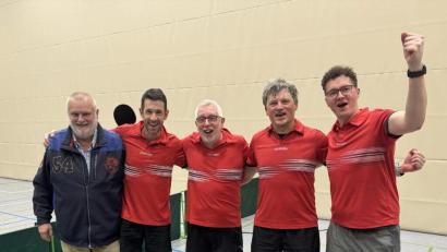 Bild: pop
Das erfolgreiche Schmidmühlener Tischtennis-Team: (von links) Abteilungsleiter Peter Meyer, Peter Nowak, Thomas Göldner, Stephan Kerschensteiner und Dirk Graf.