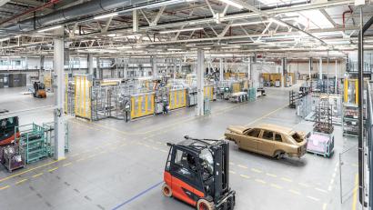 Bild: BMW Unternhemensgrupp/exb
Im Wackersdorfer BMW-Werk werden die Türen für Rolls-Royce-Fahrzeuge gebaut.
